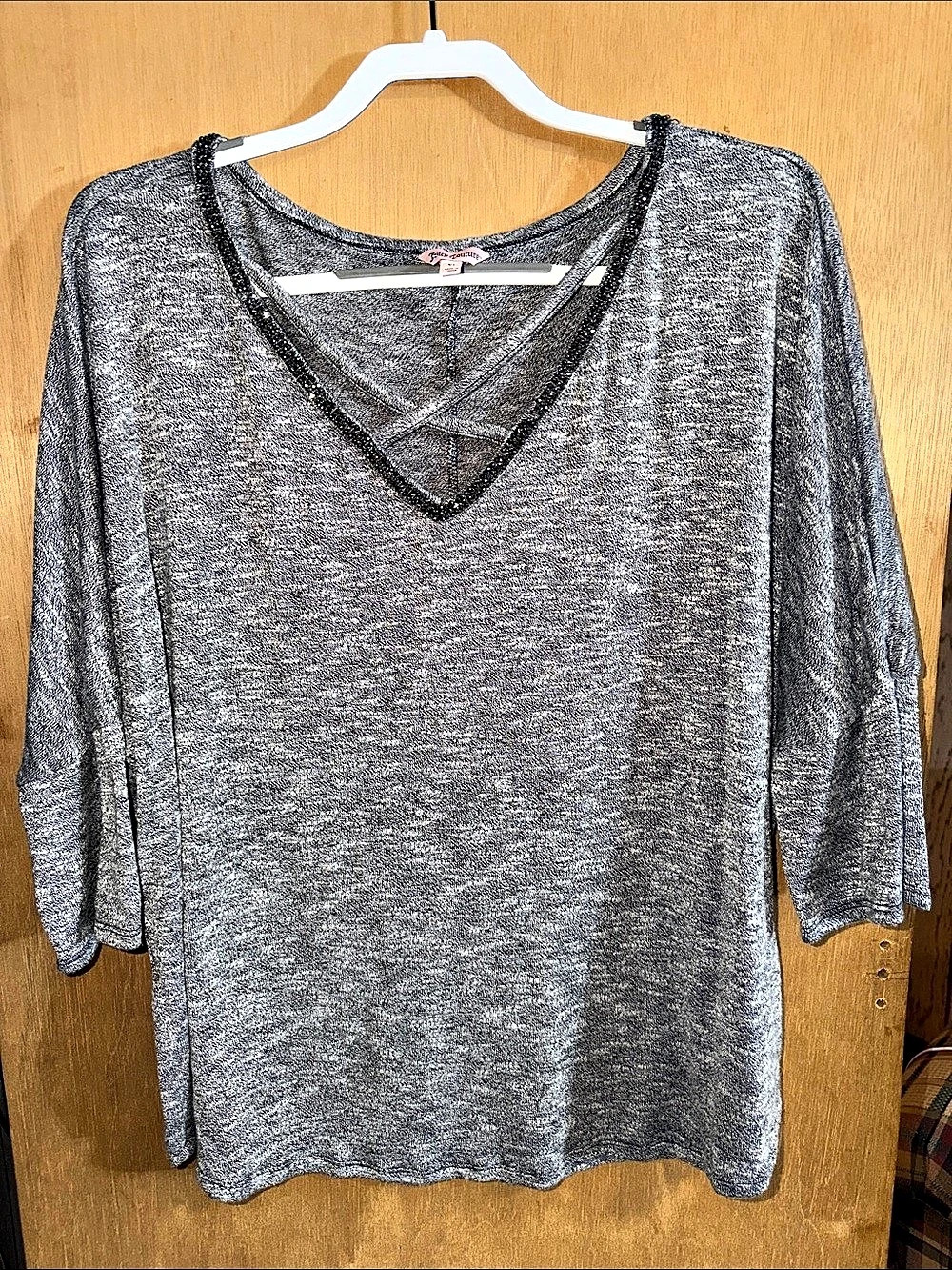 Juicy Couture Gray & Black Embellished V-Neck Size XL Like New